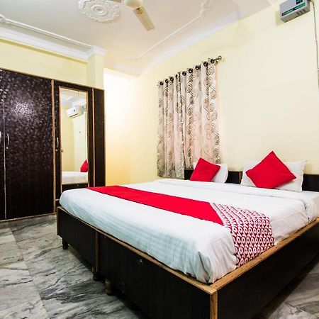 Oyo 24087 Viraj Hotel Danapur Exterior photo