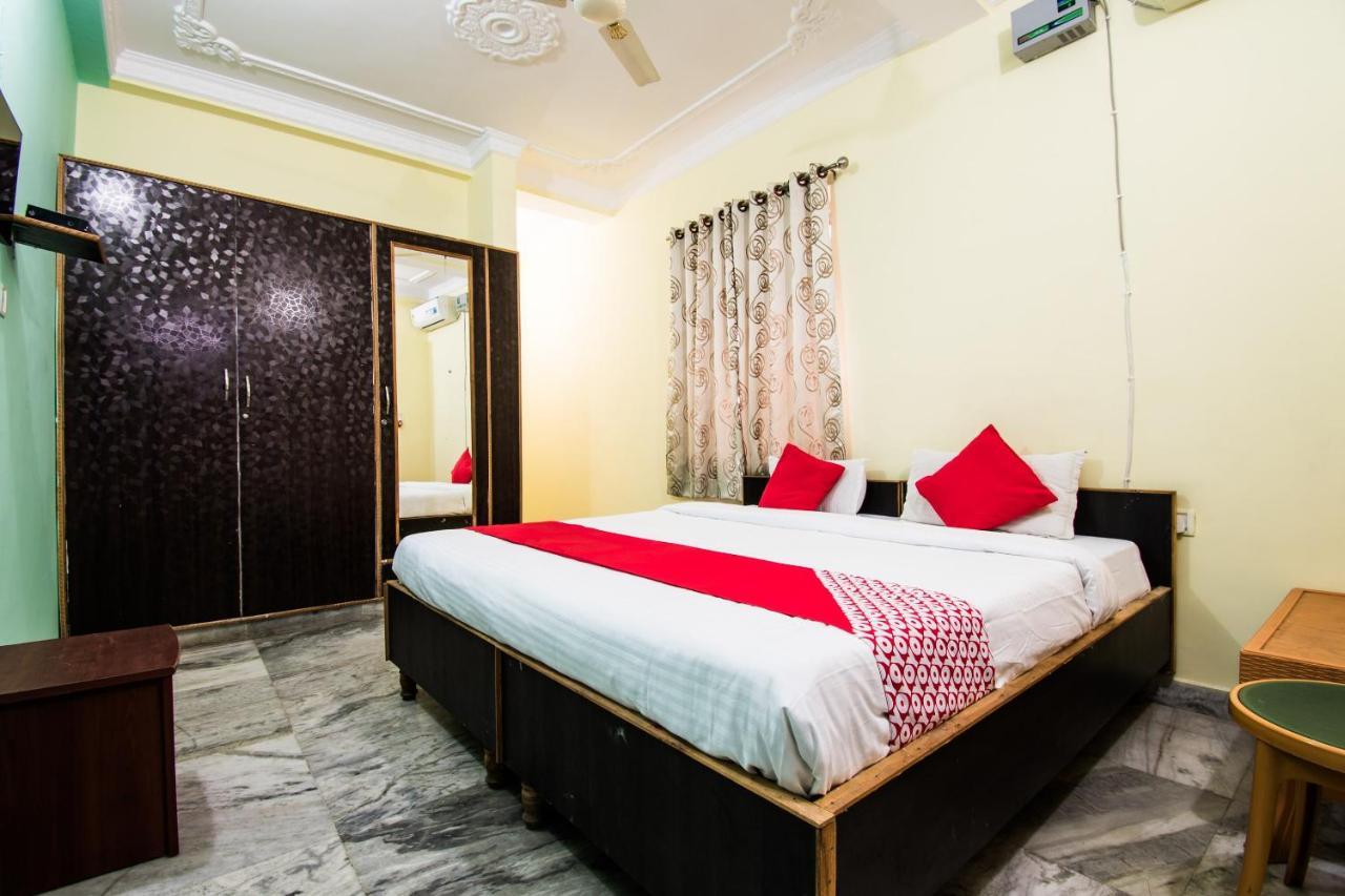 Oyo 24087 Viraj Hotel Danapur Exterior photo