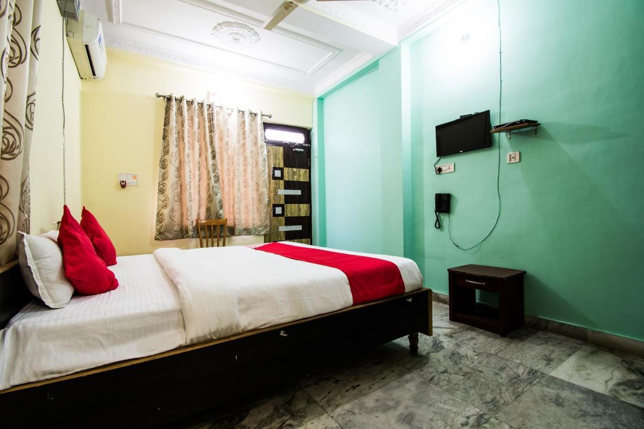 Oyo 24087 Viraj Hotel Danapur Exterior photo